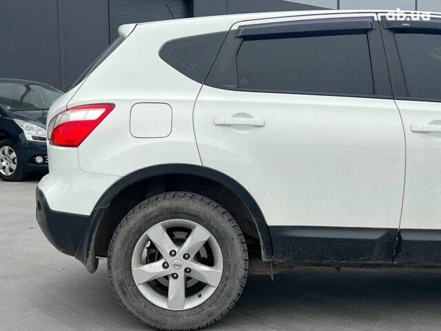 Белый Ниссан Кашкай, объемом двигателя 2 л и пробегом 128 тыс. км за 12490 $, фото 9 на Automoto.ua