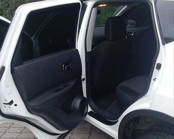 Белый Ниссан Кашкай, объемом двигателя 2 л и пробегом 127 тыс. км за 11800 $, фото 36 на Automoto.ua