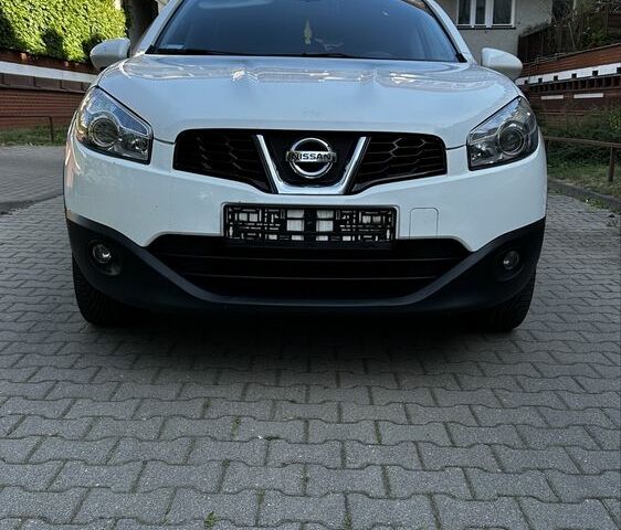 Білий Ніссан Кашкай, об'ємом двигуна 2 л та пробігом 215 тис. км за 9300 $, фото 2 на Automoto.ua
