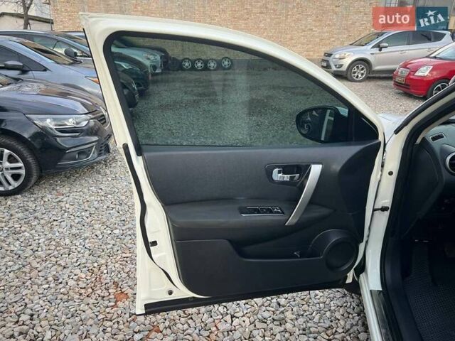 Белый Ниссан Кашкай, объемом двигателя 1.5 л и пробегом 178 тыс. км за 10299 $, фото 13 на Automoto.ua