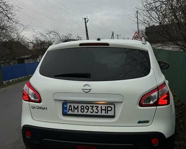 Белый Ниссан Кашкай, объемом двигателя 1.5 л и пробегом 234 тыс. км за 10500 $, фото 5 на Automoto.ua