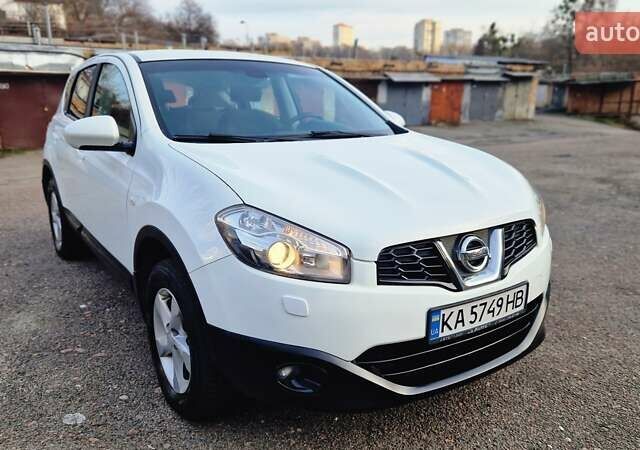 Білий Ніссан Кашкай, об'ємом двигуна 2 л та пробігом 115 тис. км за 9900 $, фото 32 на Automoto.ua