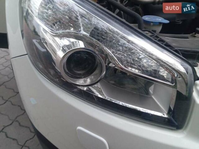 Белый Ниссан Кашкай, объемом двигателя 2 л и пробегом 127 тыс. км за 11800 $, фото 26 на Automoto.ua
