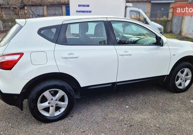 Білий Ніссан Кашкай, об'ємом двигуна 2 л та пробігом 115 тис. км за 9900 $, фото 25 на Automoto.ua