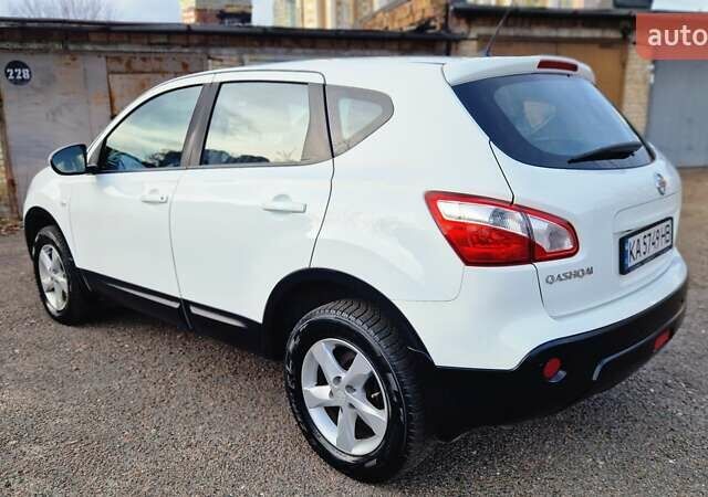 Белый Ниссан Кашкай, объемом двигателя 2 л и пробегом 115 тыс. км за 9900 $, фото 12 на Automoto.ua