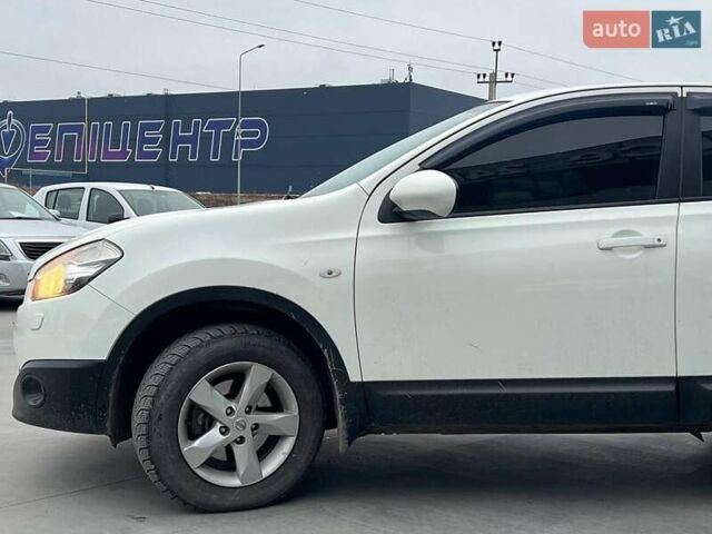 Белый Ниссан Кашкай, объемом двигателя 2 л и пробегом 128 тыс. км за 12490 $, фото 3 на Automoto.ua