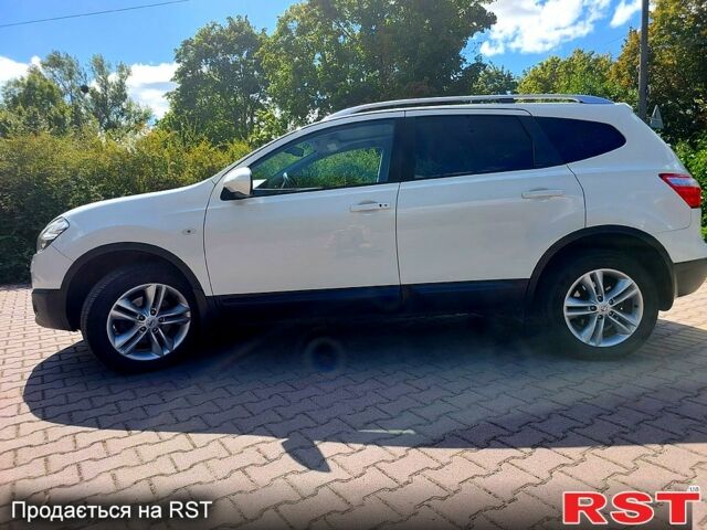 Белый Ниссан Кашкай, объемом двигателя 1.5 л и пробегом 258 тыс. км за 12500 $, фото 3 на Automoto.ua