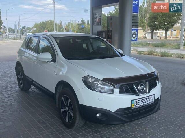 Белый Ниссан Кашкай, объемом двигателя 1.6 л и пробегом 155 тыс. км за 9999 $, фото 6 на Automoto.ua