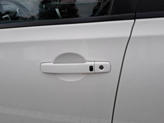 Белый Ниссан Кашкай, объемом двигателя 2 л и пробегом 217 тыс. км за 12800 $, фото 13 на Automoto.ua