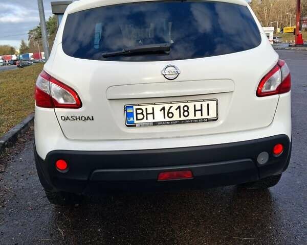 Белый Ниссан Кашкай, объемом двигателя 2 л и пробегом 132 тыс. км за 11084 $, фото 4 на Automoto.ua