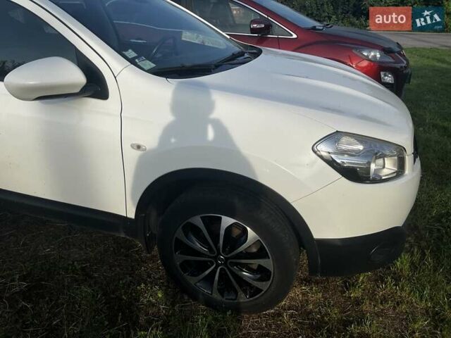 Білий Ніссан Кашкай, об'ємом двигуна 1.5 л та пробігом 220 тис. км за 11000 $, фото 13 на Automoto.ua