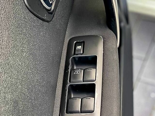 Ниссан Кашкай 2011 в Днепре (Днепропетровске) на Automoto.ua Белый Ниссан Кашкай, объемом двигателя 2 л и пробегом 162 тыс. км за 10300 $, фото 22 на Automoto.ua