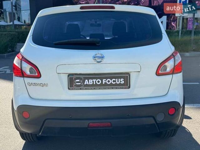 Белый Ниссан Кашкай, объемом двигателя 2 л и пробегом 197 тыс. км за 8690 $, фото 5 на Automoto.ua