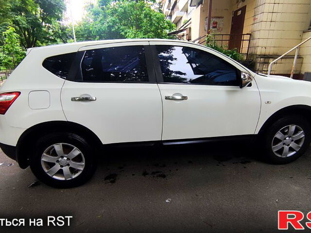 Белый Ниссан Кашкай, объемом двигателя 2 л и пробегом 196 тыс. км за 10300 $, фото 7 на Automoto.ua