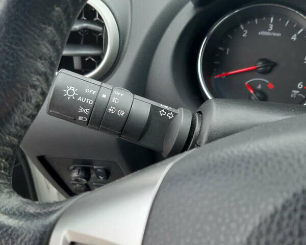 Білий Ніссан Кашкай, об'ємом двигуна 1.6 л та пробігом 219 тис. км за 10300 $, фото 13 на Automoto.ua