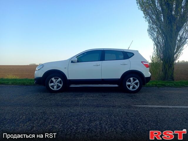 Белый Ниссан Кашкай, объемом двигателя 2 л и пробегом 150 тыс. км за 11900 $, фото 4 на Automoto.ua