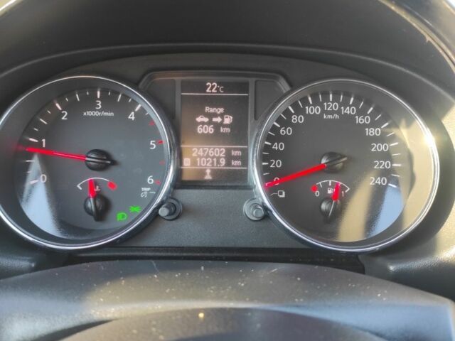 Белый Ниссан Кашкай, объемом двигателя 1.5 л и пробегом 245 тыс. км за 10450 $, фото 3 на Automoto.ua