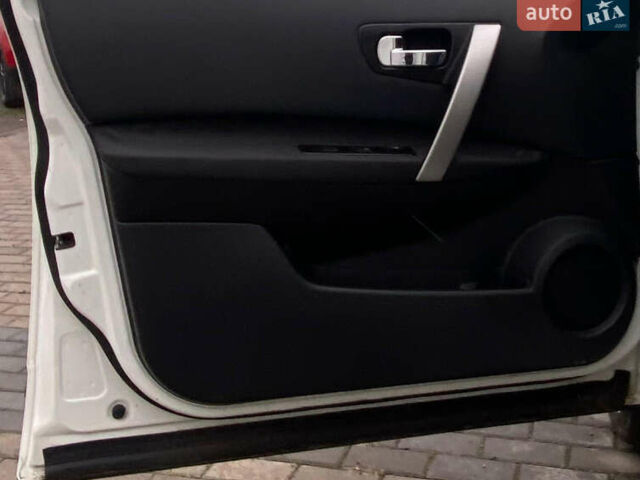 Белый Ниссан Кашкай, объемом двигателя 1.5 л и пробегом 211 тыс. км за 10200 $, фото 18 на Automoto.ua