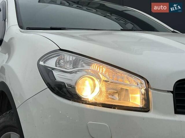 Белый Ниссан Кашкай, объемом двигателя 2 л и пробегом 128 тыс. км за 12490 $, фото 12 на Automoto.ua