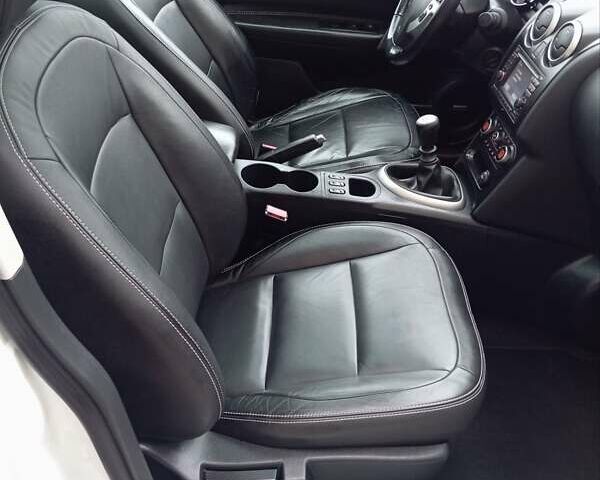 Белый Ниссан Кашкай, объемом двигателя 2 л и пробегом 231 тыс. км за 11650 $, фото 51 на Automoto.ua