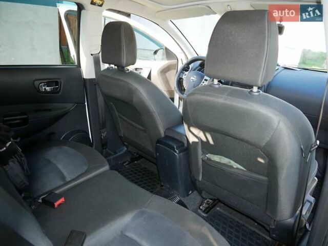 Белый Ниссан Кашкай, объемом двигателя 1.5 л и пробегом 184 тыс. км за 10072 $, фото 1 на Automoto.ua