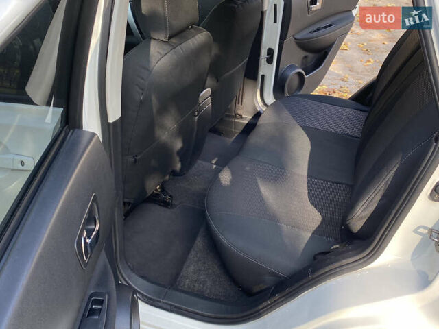 Білий Ніссан Кашкай, об'ємом двигуна 1.5 л та пробігом 194 тис. км за 9500 $, фото 16 на Automoto.ua