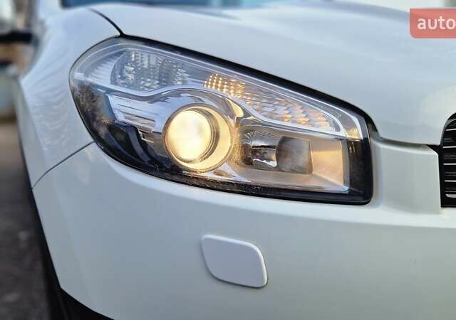 Белый Ниссан Кашкай, объемом двигателя 2 л и пробегом 115 тыс. км за 9900 $, фото 21 на Automoto.ua