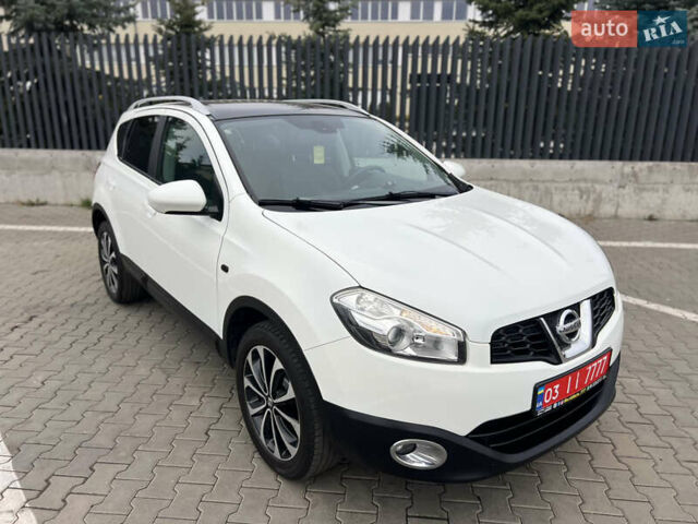 Белый Ниссан Кашкай, объемом двигателя 1.6 л и пробегом 170 тыс. км за 10555 $, фото 5 на Automoto.ua