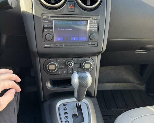 Білий Ніссан Кашкай, об'ємом двигуна 2 л та пробігом 161 тис. км за 10950 $, фото 19 на Automoto.ua