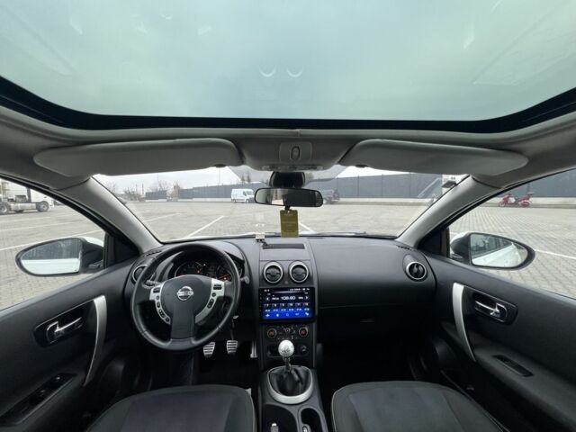 Белый Ниссан Кашкай, объемом двигателя 1.6 л и пробегом 170 тыс. км за 10555 $, фото 12 на Automoto.ua