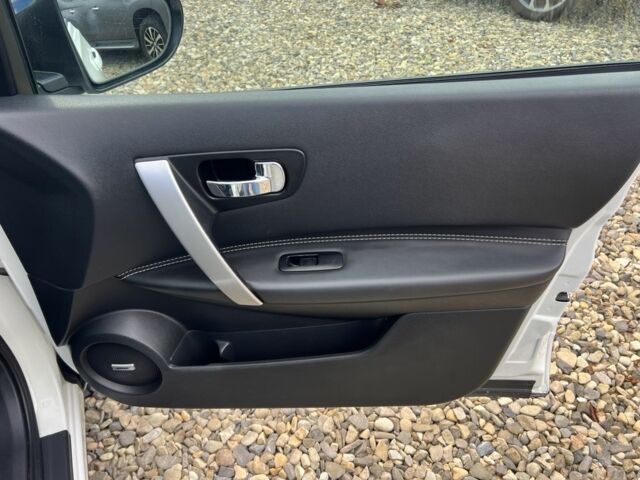 Белый Ниссан Кашкай, объемом двигателя 2 л и пробегом 215 тыс. км за 10499 $, фото 8 на Automoto.ua