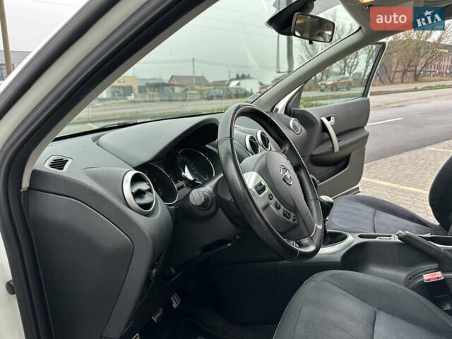 Белый Ниссан Кашкай, объемом двигателя 1.5 л и пробегом 167 тыс. км за 10499 $, фото 18 на Automoto.ua