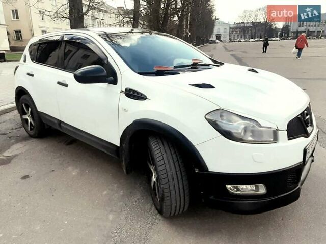 Білий Ніссан Кашкай, об'ємом двигуна 1.6 л та пробігом 285 тис. км за 8800 $, фото 4 на Automoto.ua