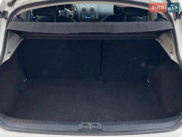 Білий Ніссан Кашкай, об'ємом двигуна 1.5 л та пробігом 211 тис. км за 10500 $, фото 18 на Automoto.ua