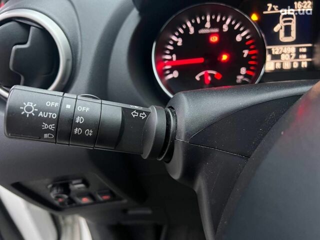 Белый Ниссан Кашкай, объемом двигателя 2 л и пробегом 128 тыс. км за 12490 $, фото 26 на Automoto.ua