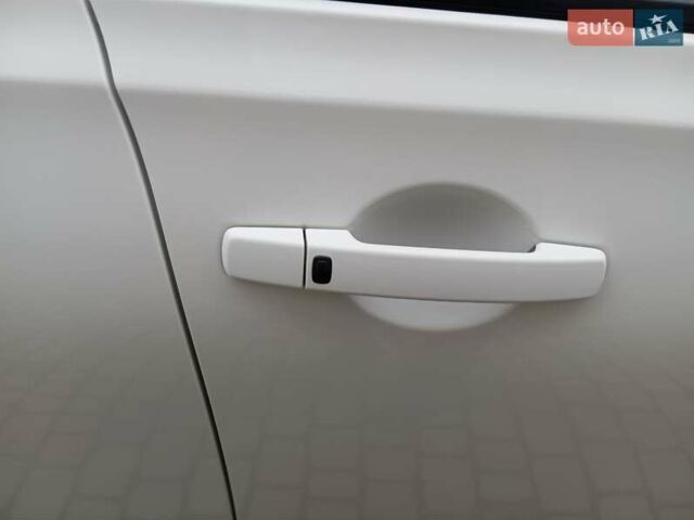 Белый Ниссан Кашкай, объемом двигателя 2 л и пробегом 231 тыс. км за 11650 $, фото 27 на Automoto.ua