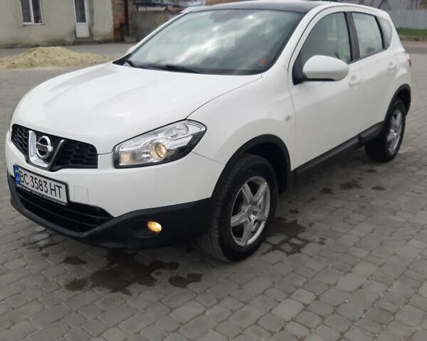 Білий Ніссан Кашкай, об'ємом двигуна 1.6 л та пробігом 219 тис. км за 10300 $, фото 4 на Automoto.ua