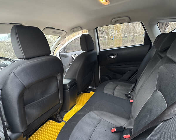 Білий Ніссан Кашкай, об'ємом двигуна 2 л та пробігом 147 тис. км за 12300 $, фото 16 на Automoto.ua