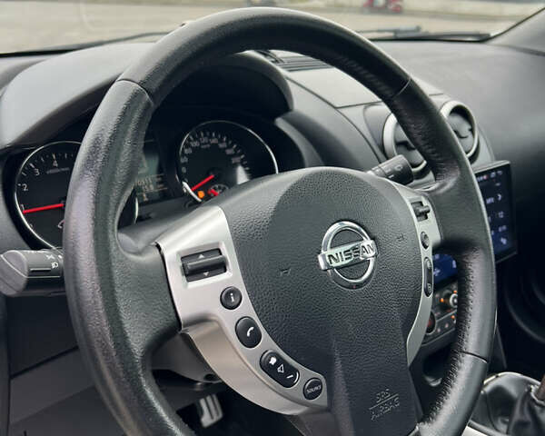 Белый Ниссан Кашкай, объемом двигателя 1.6 л и пробегом 170 тыс. км за 10555 $, фото 16 на Automoto.ua