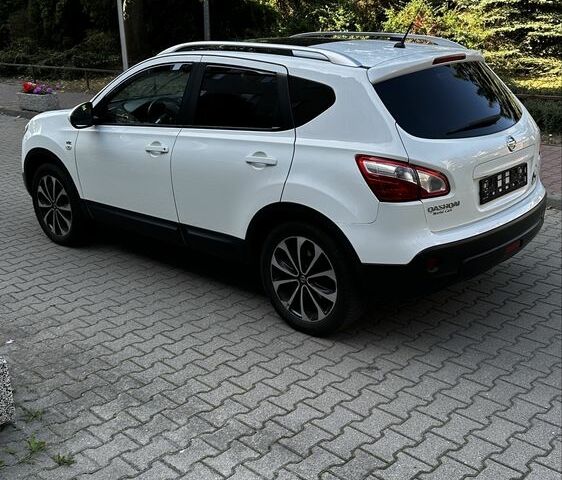 Білий Ніссан Кашкай, об'ємом двигуна 2 л та пробігом 215 тис. км за 9300 $, фото 8 на Automoto.ua