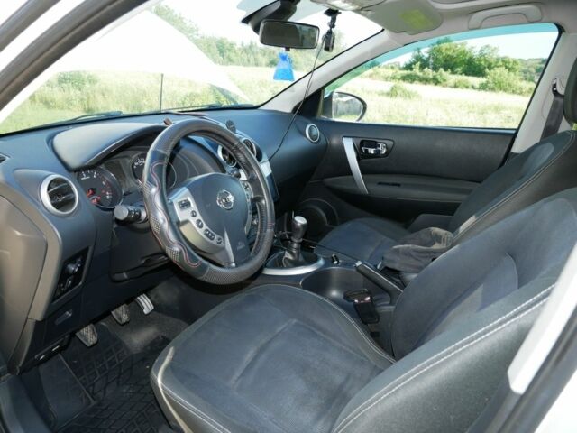 Белый Ниссан Кашкай, объемом двигателя 1.5 л и пробегом 184 тыс. км за 10072 $, фото 1 на Automoto.ua