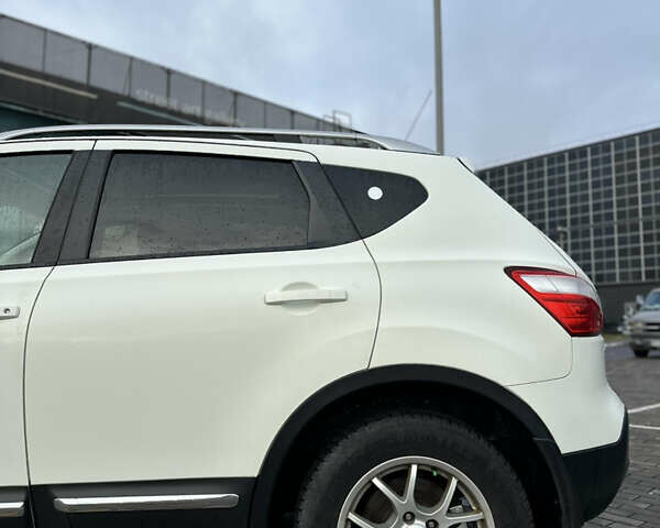 Білий Ніссан Кашкай, об'ємом двигуна 2 л та пробігом 221 тис. км за 9900 $, фото 4 на Automoto.ua