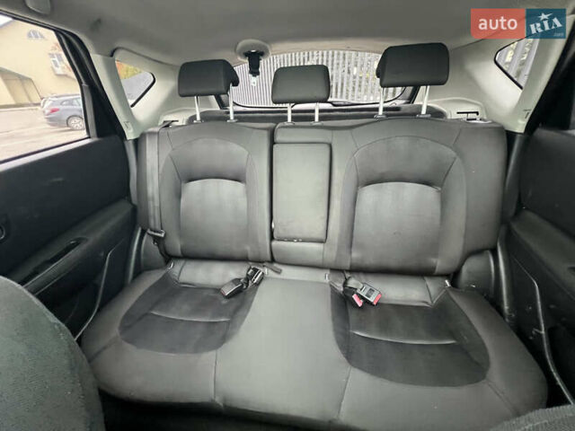 Белый Ниссан Кашкай, объемом двигателя 1.6 л и пробегом 170 тыс. км за 10555 $, фото 30 на Automoto.ua