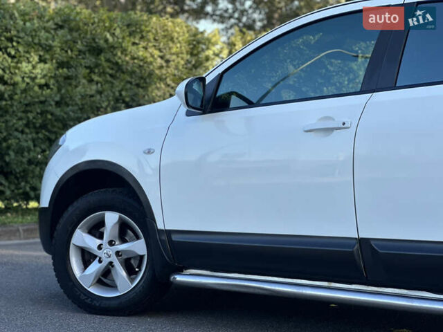Белый Ниссан Кашкай, объемом двигателя 2 л и пробегом 152 тыс. км за 11400 $, фото 12 на Automoto.ua