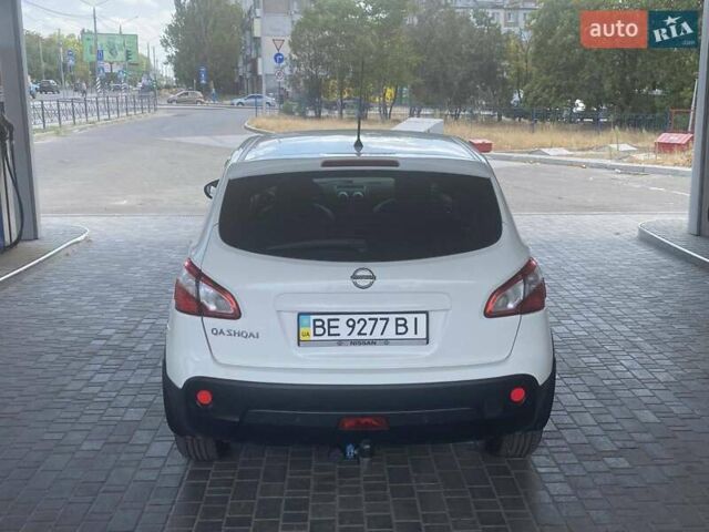 Белый Ниссан Кашкай, объемом двигателя 1.6 л и пробегом 155 тыс. км за 9999 $, фото 13 на Automoto.ua