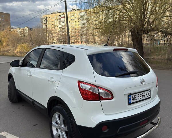 Білий Ніссан Кашкай, об'ємом двигуна 2 л та пробігом 147 тис. км за 12300 $, фото 6 на Automoto.ua
