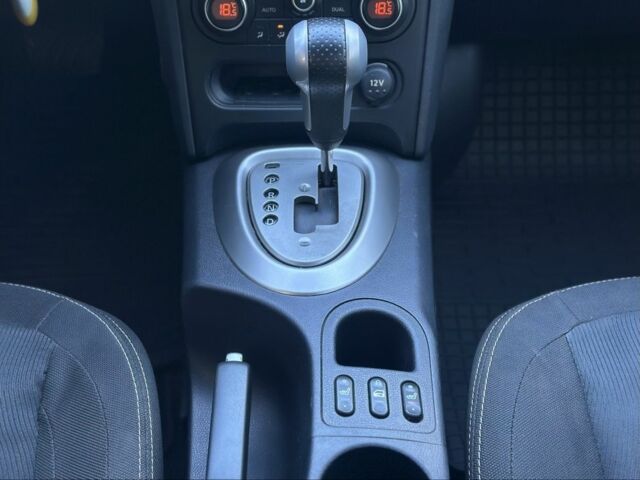 Белый Ниссан Кашкай, объемом двигателя 2 л и пробегом 152 тыс. км за 10600 $, фото 14 на Automoto.ua