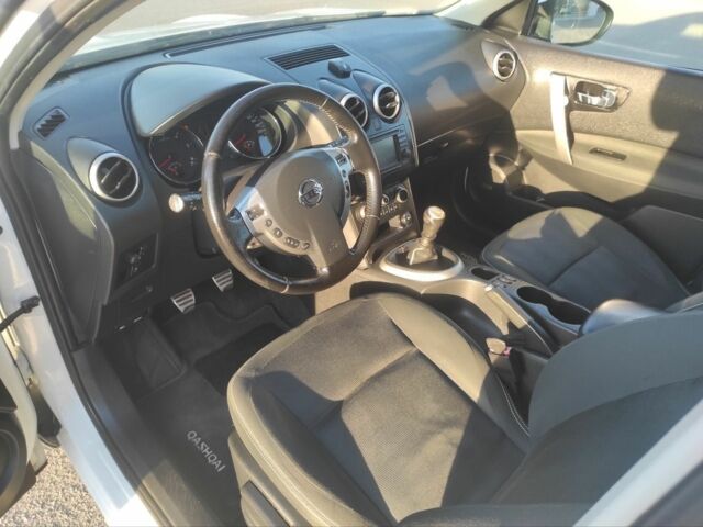 Білий Ніссан Кашкай, об'ємом двигуна 1.5 л та пробігом 245 тис. км за 247 $, фото 5 на Automoto.ua