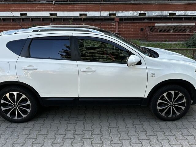 Білий Ніссан Кашкай, об'ємом двигуна 2 л та пробігом 215 тис. км за 9300 $, фото 4 на Automoto.ua