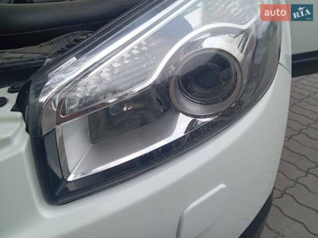 Белый Ниссан Кашкай, объемом двигателя 2 л и пробегом 127 тыс. км за 11800 $, фото 23 на Automoto.ua